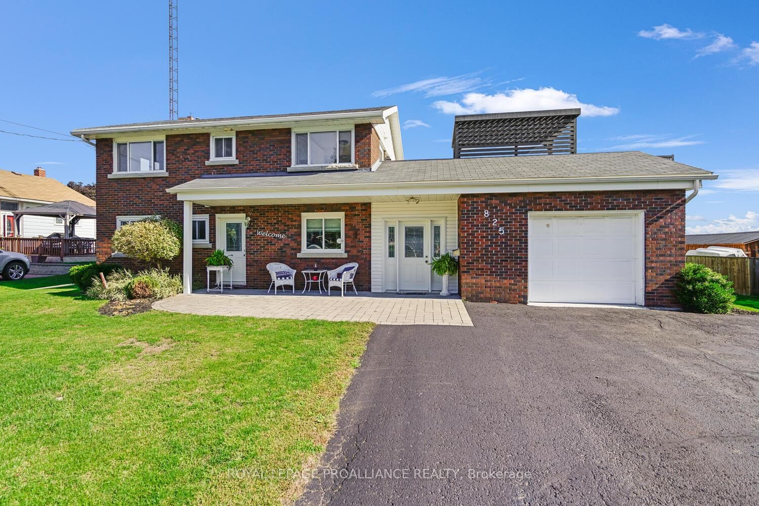 825 Joseph Street • Edwardsburgh/Cardinal, ON photo 1