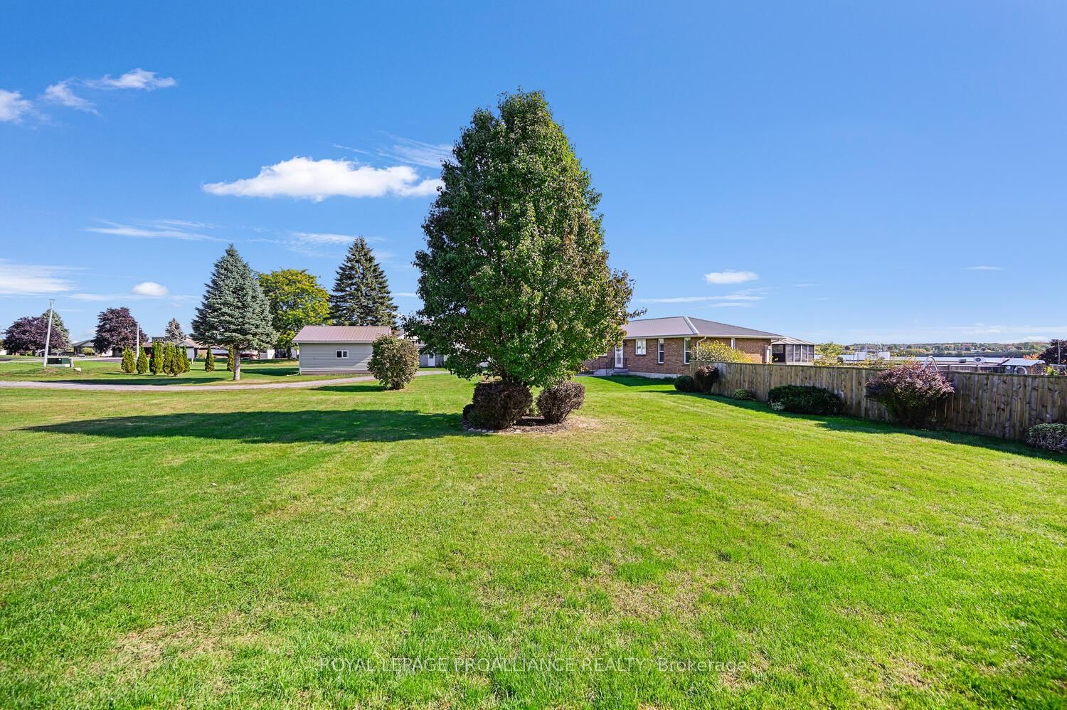 825 Joseph Street • Edwardsburgh/Cardinal, ON photo 31
