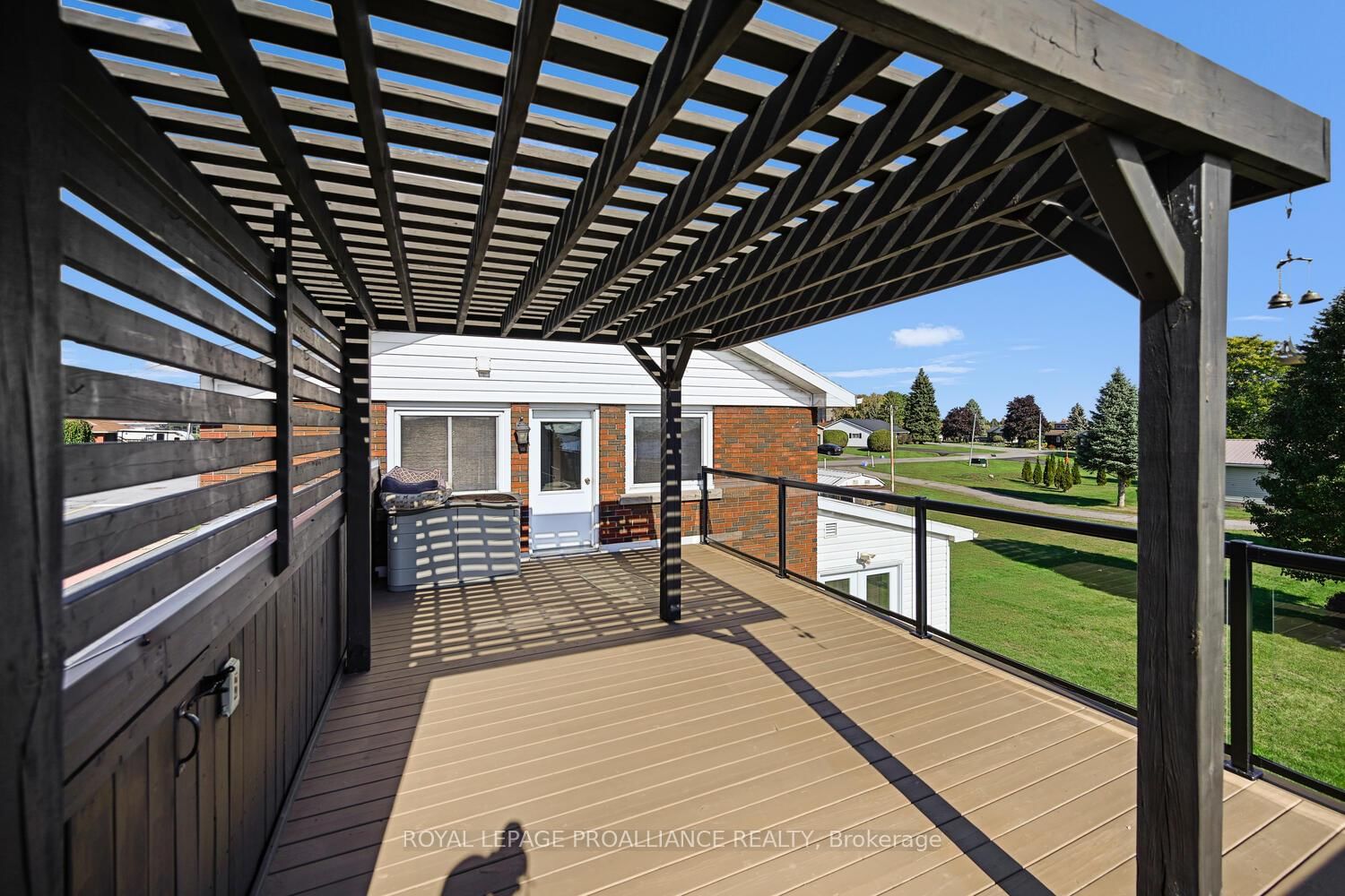 825 Joseph Street • Edwardsburgh/Cardinal, ON photo 5