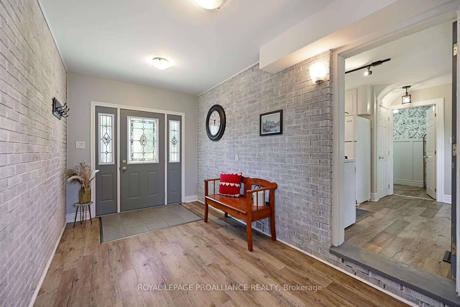825 Joseph Street • Edwardsburgh/Cardinal, ON photo 8