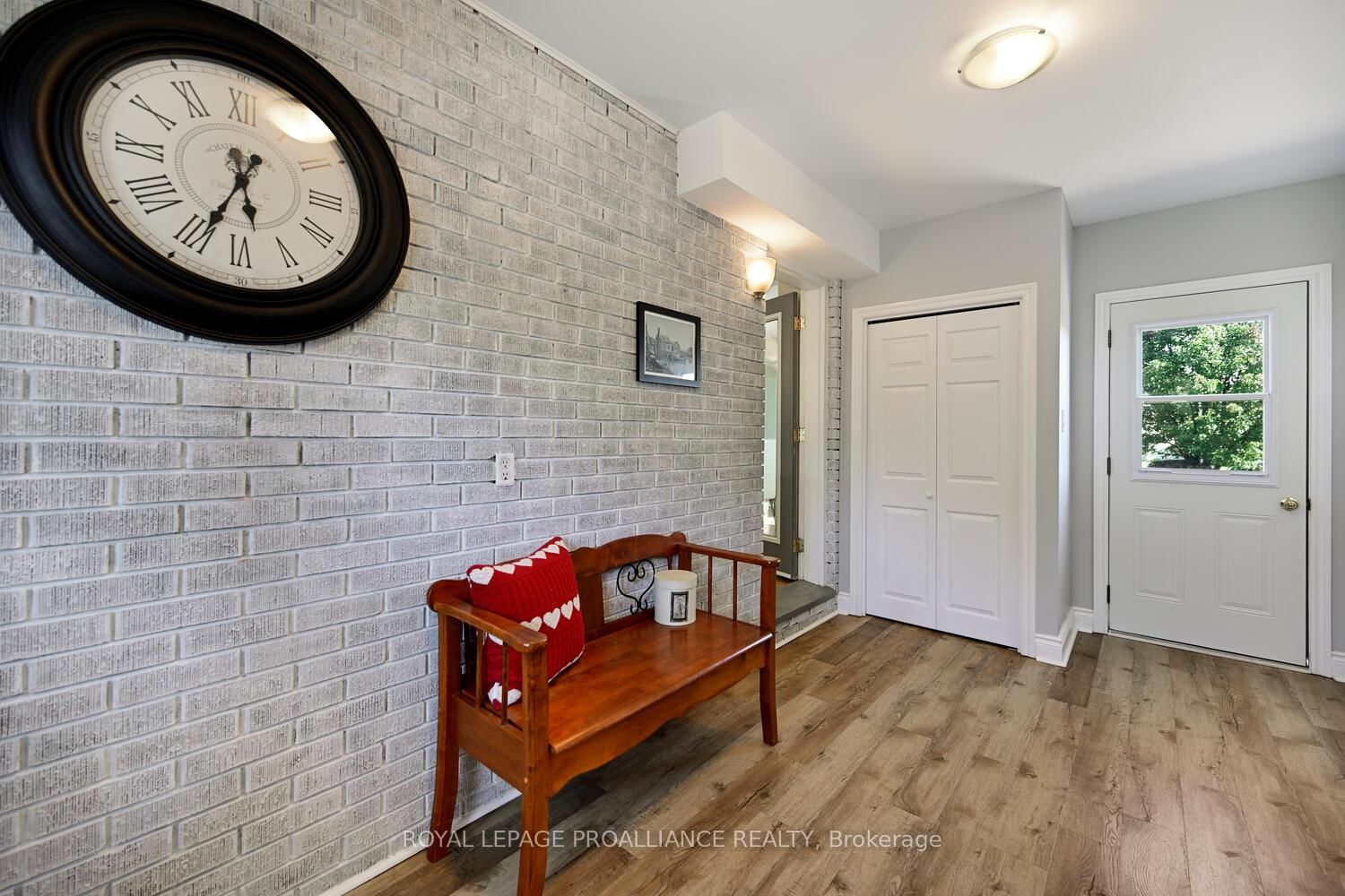 825 Joseph Street • Edwardsburgh/Cardinal, ON photo 9