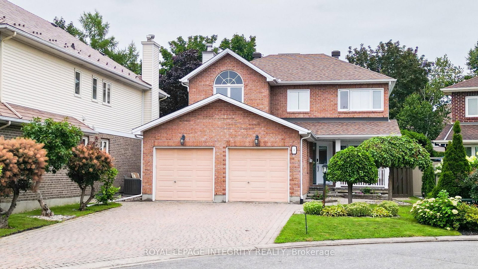 4 GLENARDEN Court • Ottawa, ON photo 1