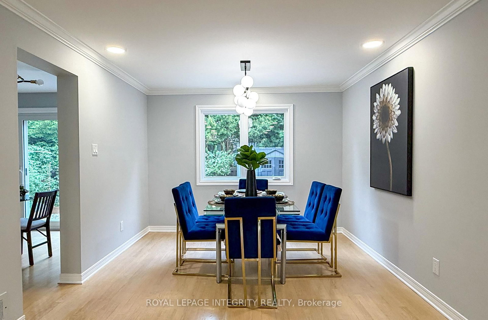 4 GLENARDEN Court • Ottawa, ON photo 10