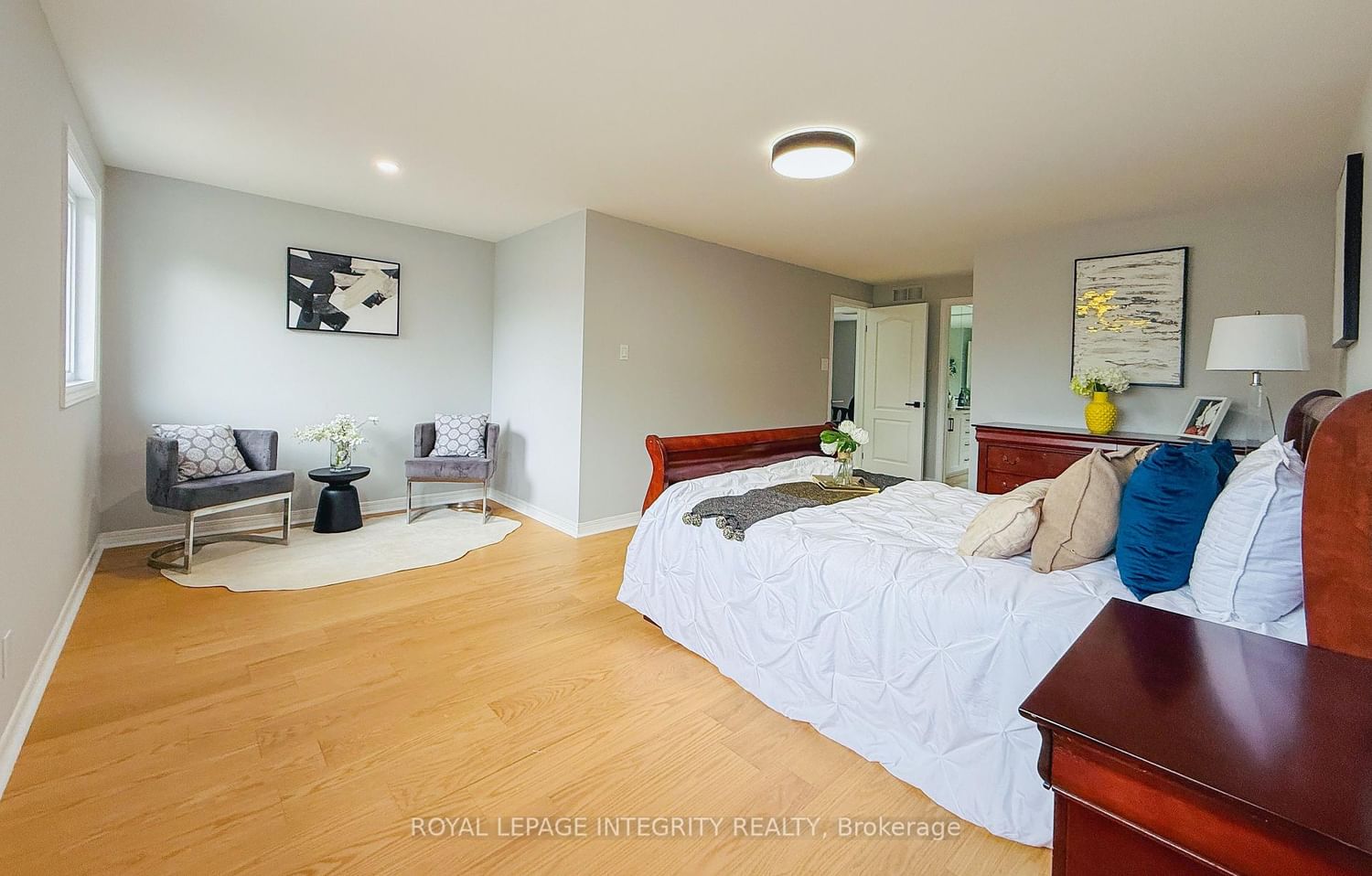 4 GLENARDEN Court • Ottawa, ON photo 15