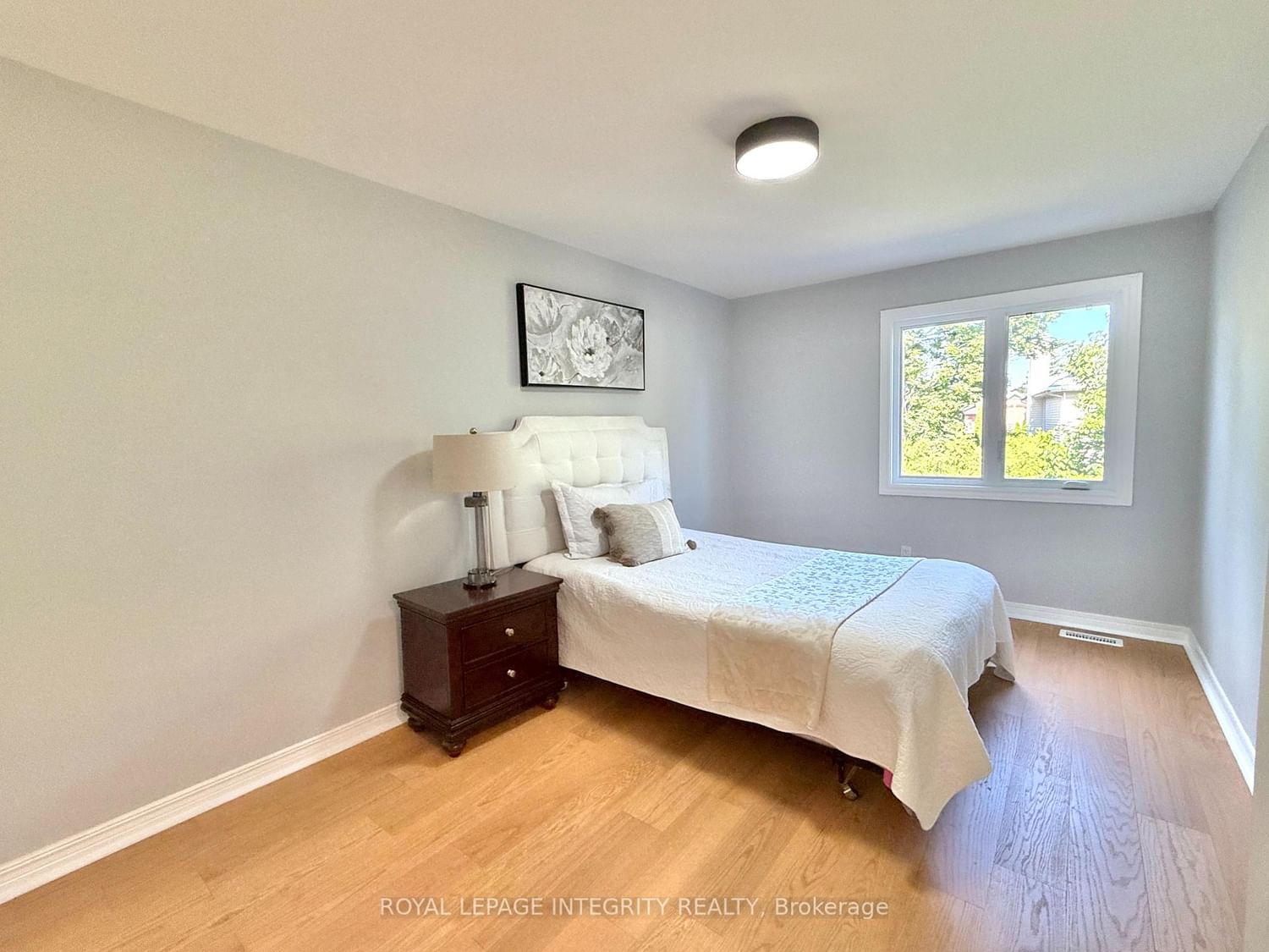 4 GLENARDEN Court • Ottawa, ON photo 19