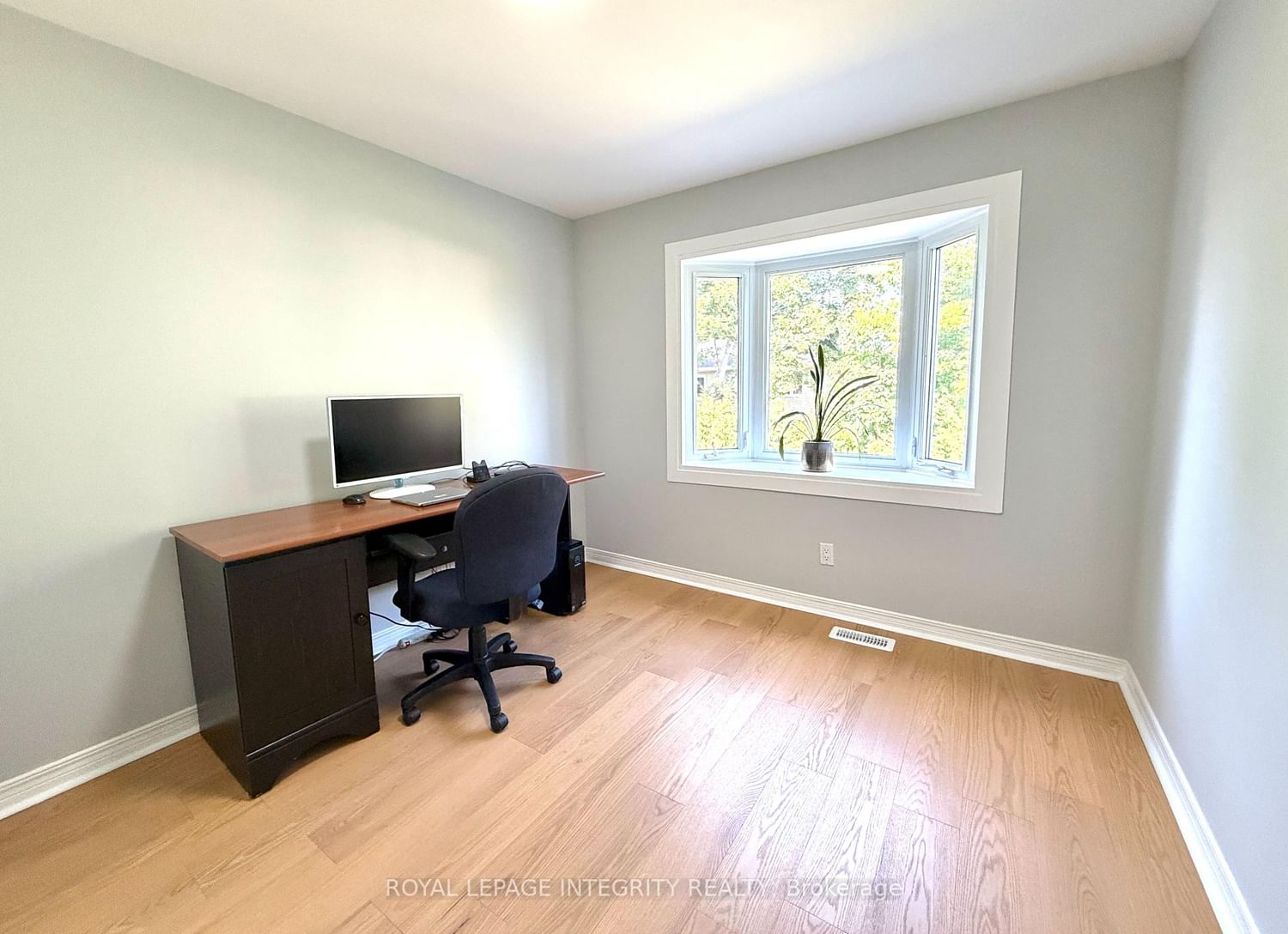 4 GLENARDEN Court • Ottawa, ON photo 21