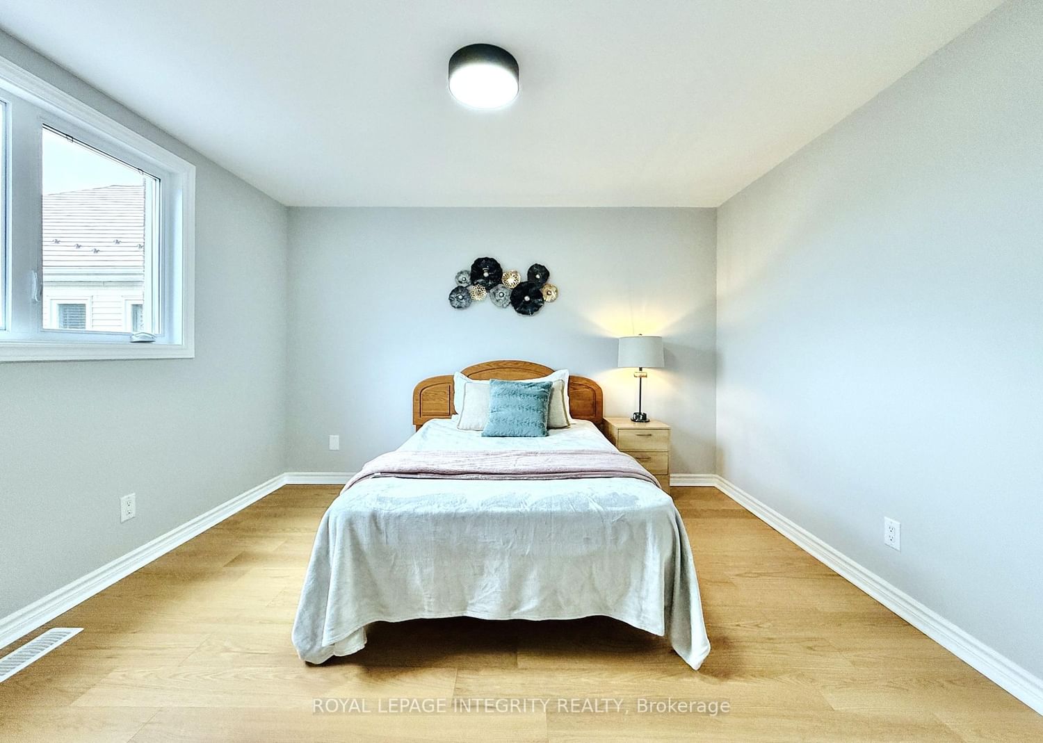 4 GLENARDEN Court • Ottawa, ON photo 23