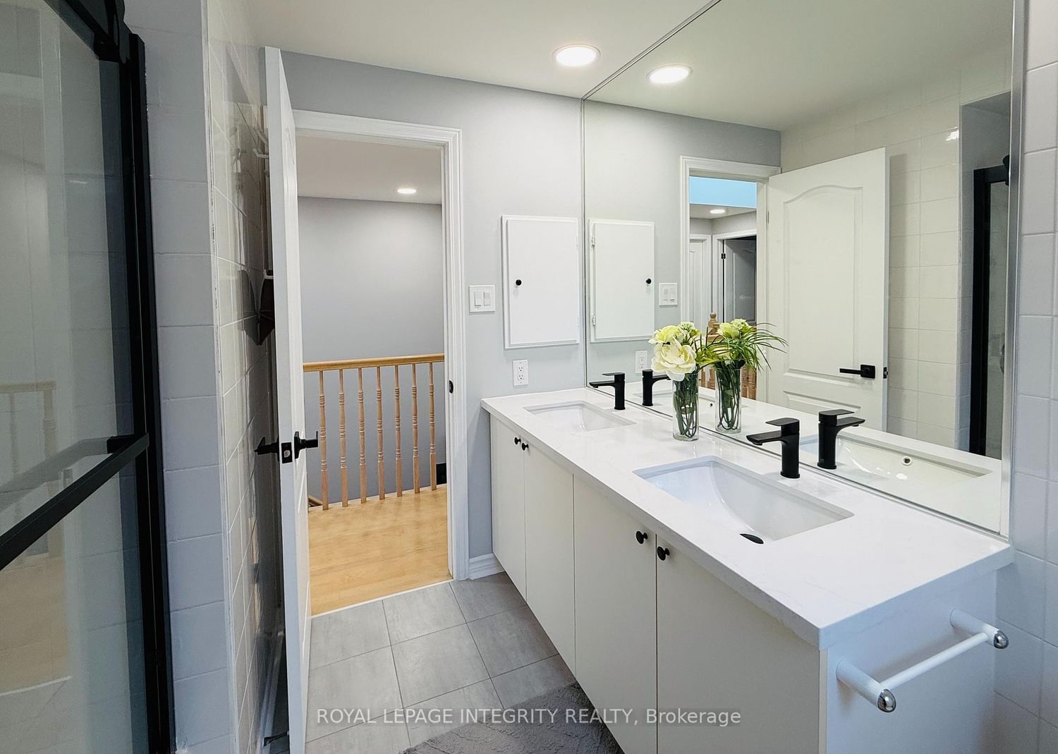 4 GLENARDEN Court • Ottawa, ON photo 25
