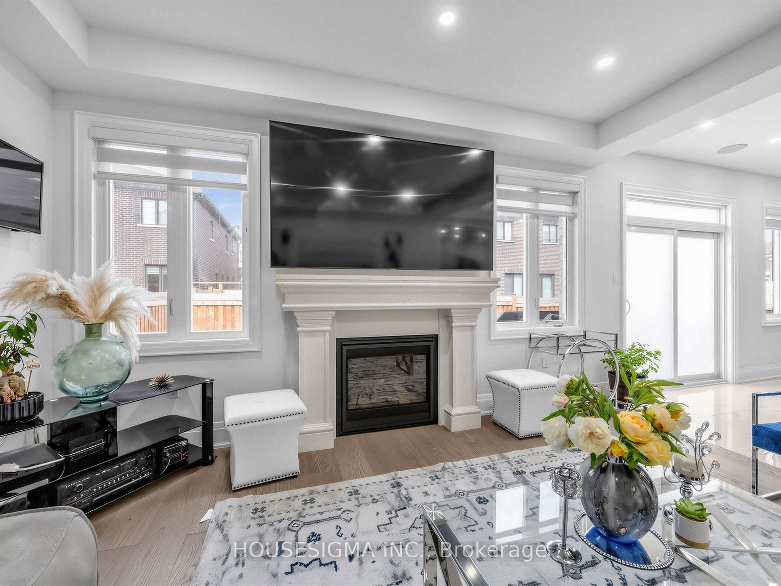 15 Edworthy Gardens • Hamilton, ON photo 13
