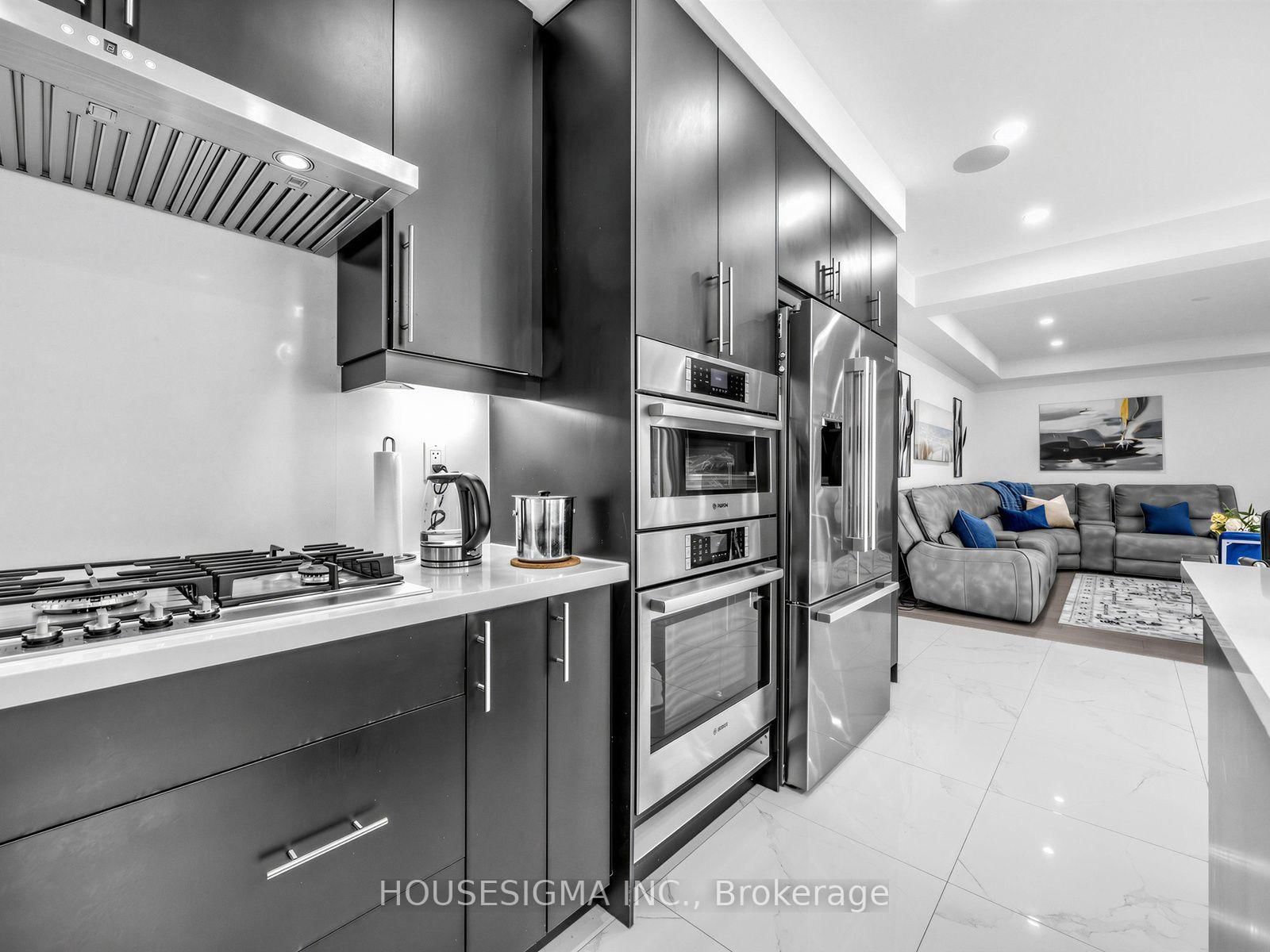 15 Edworthy Gardens • Hamilton, ON photo 17