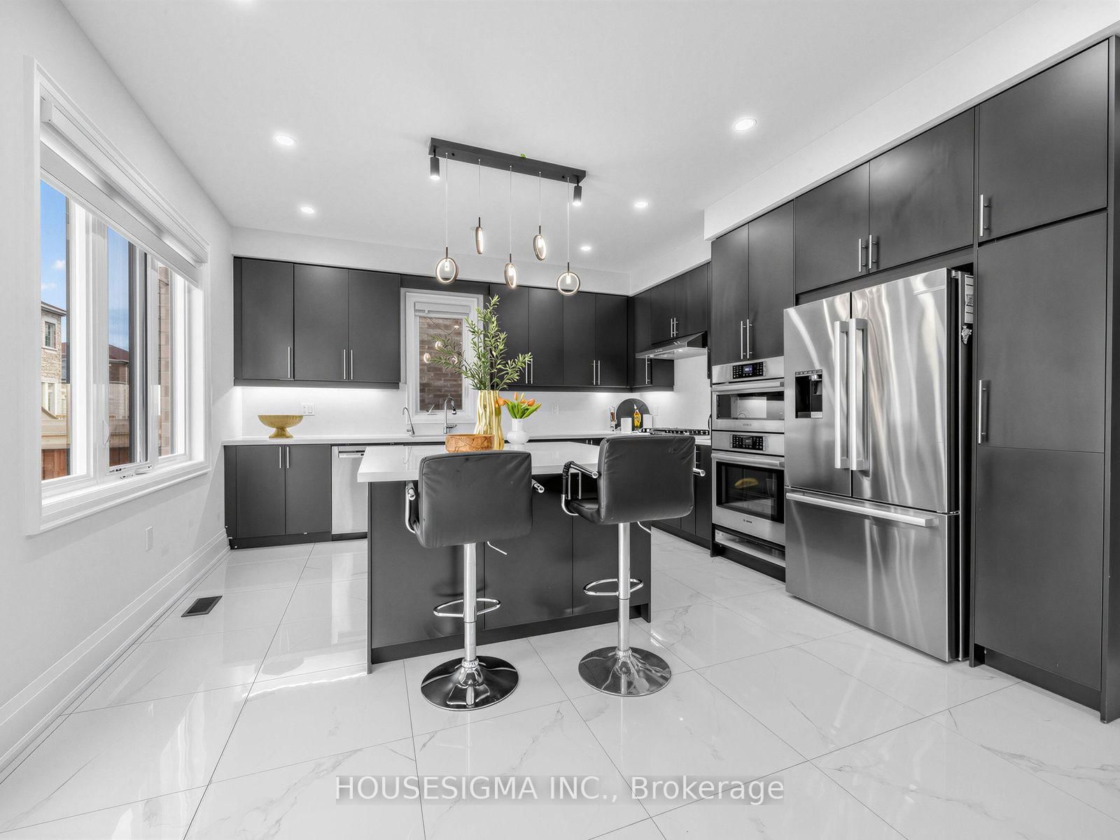 15 Edworthy Gardens • Hamilton, ON photo 18