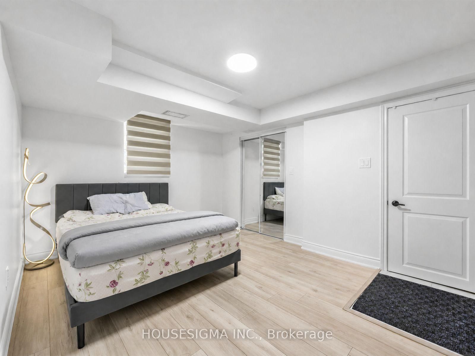 15 Edworthy Gardens • Hamilton, ON photo 30