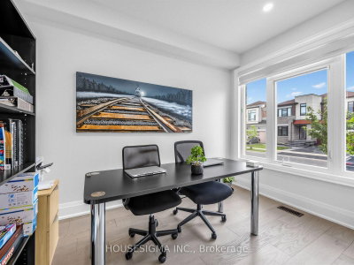 15 Edworthy Gardens • Hamilton, ON photo 5