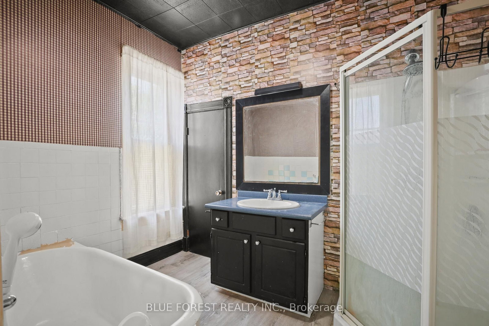 305 St Clair Street • Chatham-Kent, ON photo 12