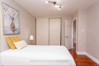 770 Fanshawe Park Road E • London North, ON photo 3