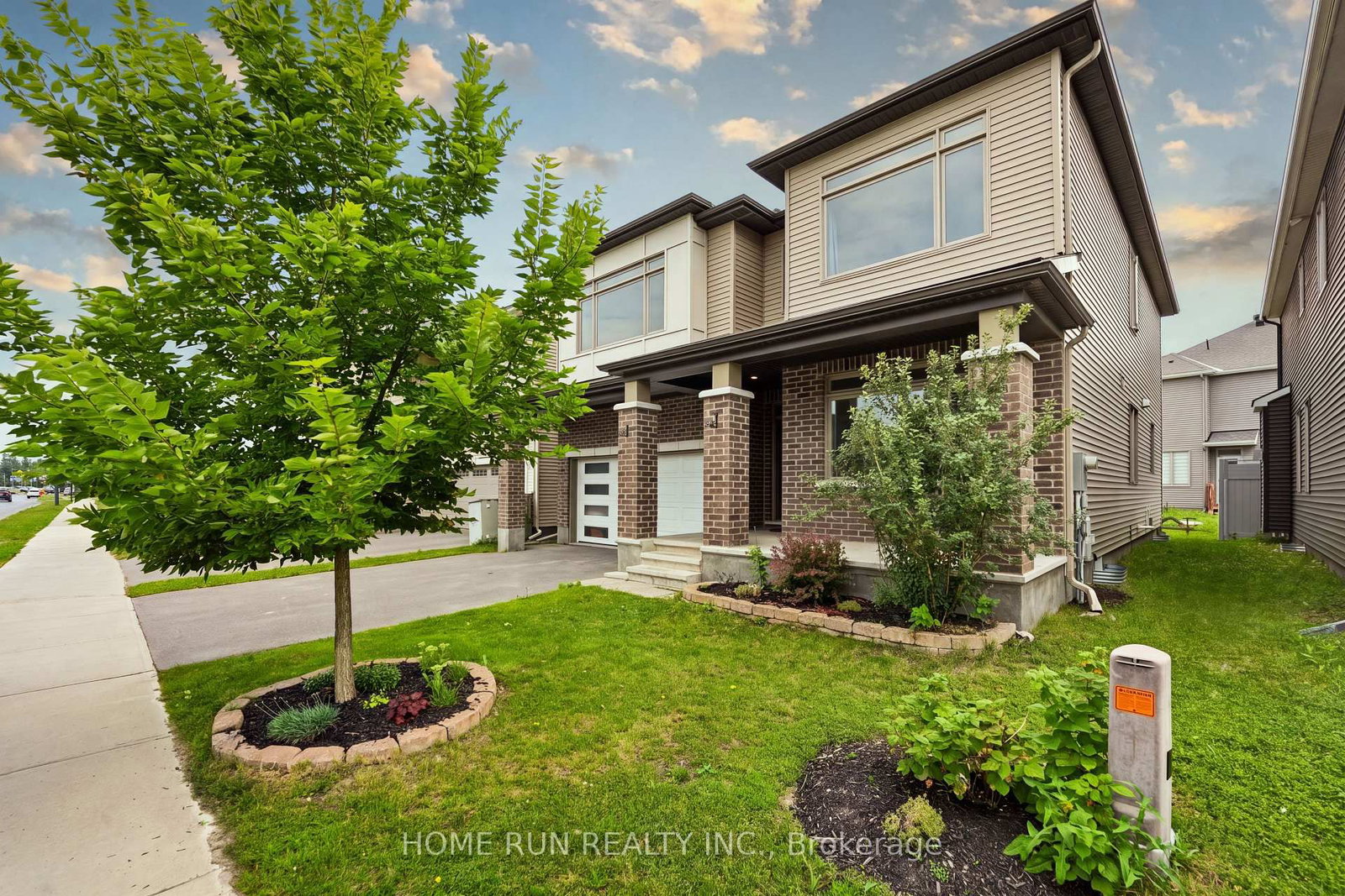 1089 Apolune Street • Ottawa, ON photo 2