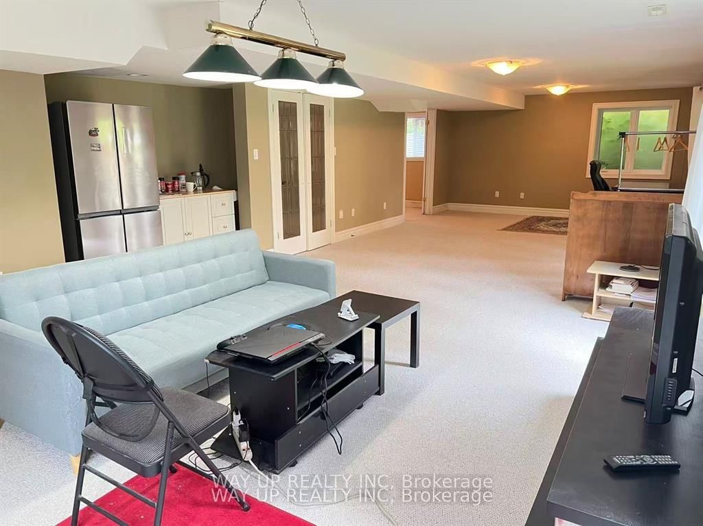 401 Kingbird Court, London North 4