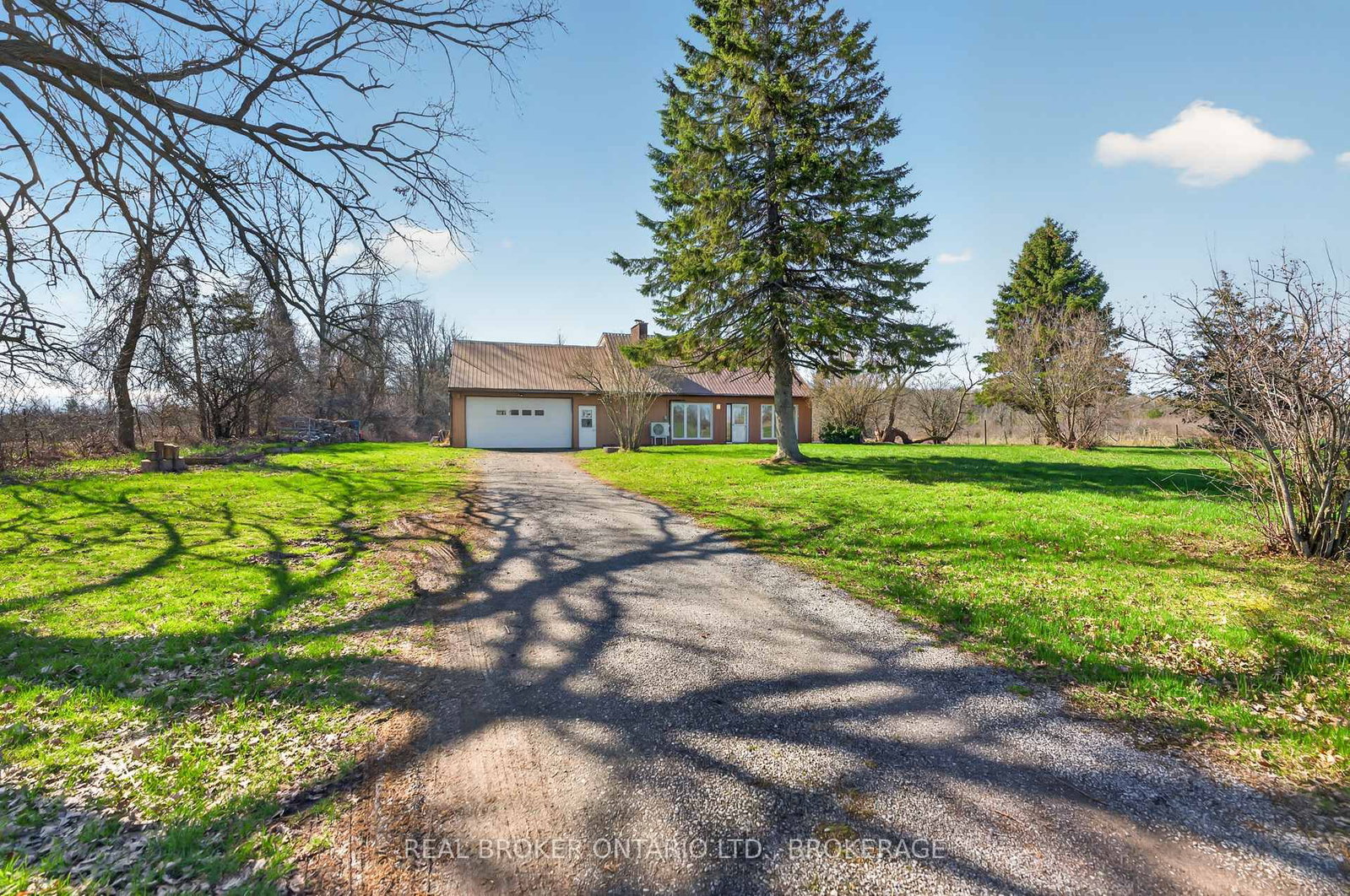 2268 Mcintyre Road • Bath, ON photo 1