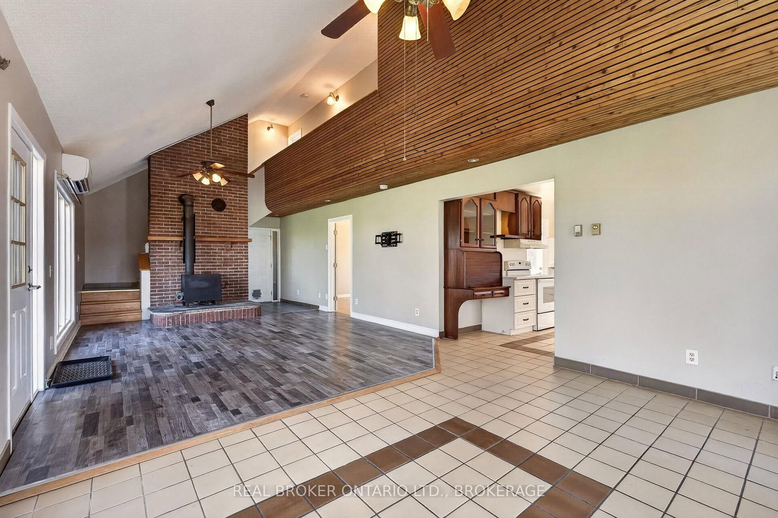 2268 Mcintyre Road • Bath, ON photo 11