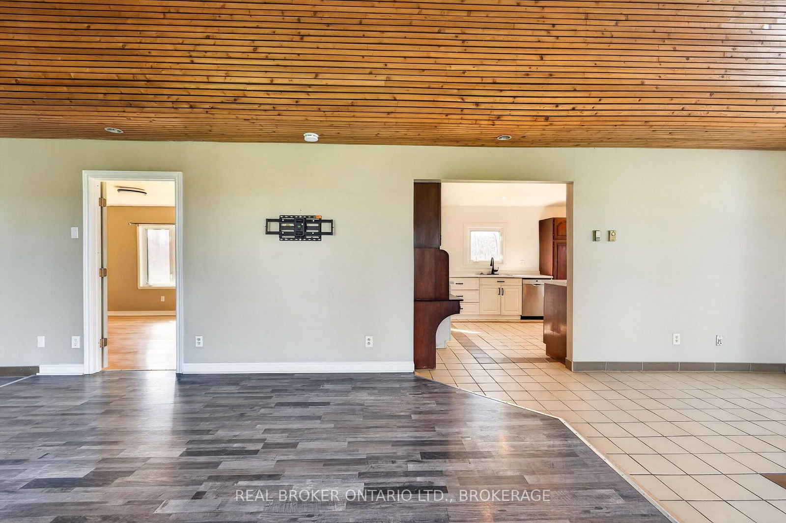 2268 Mcintyre Road • Bath, ON photo 12