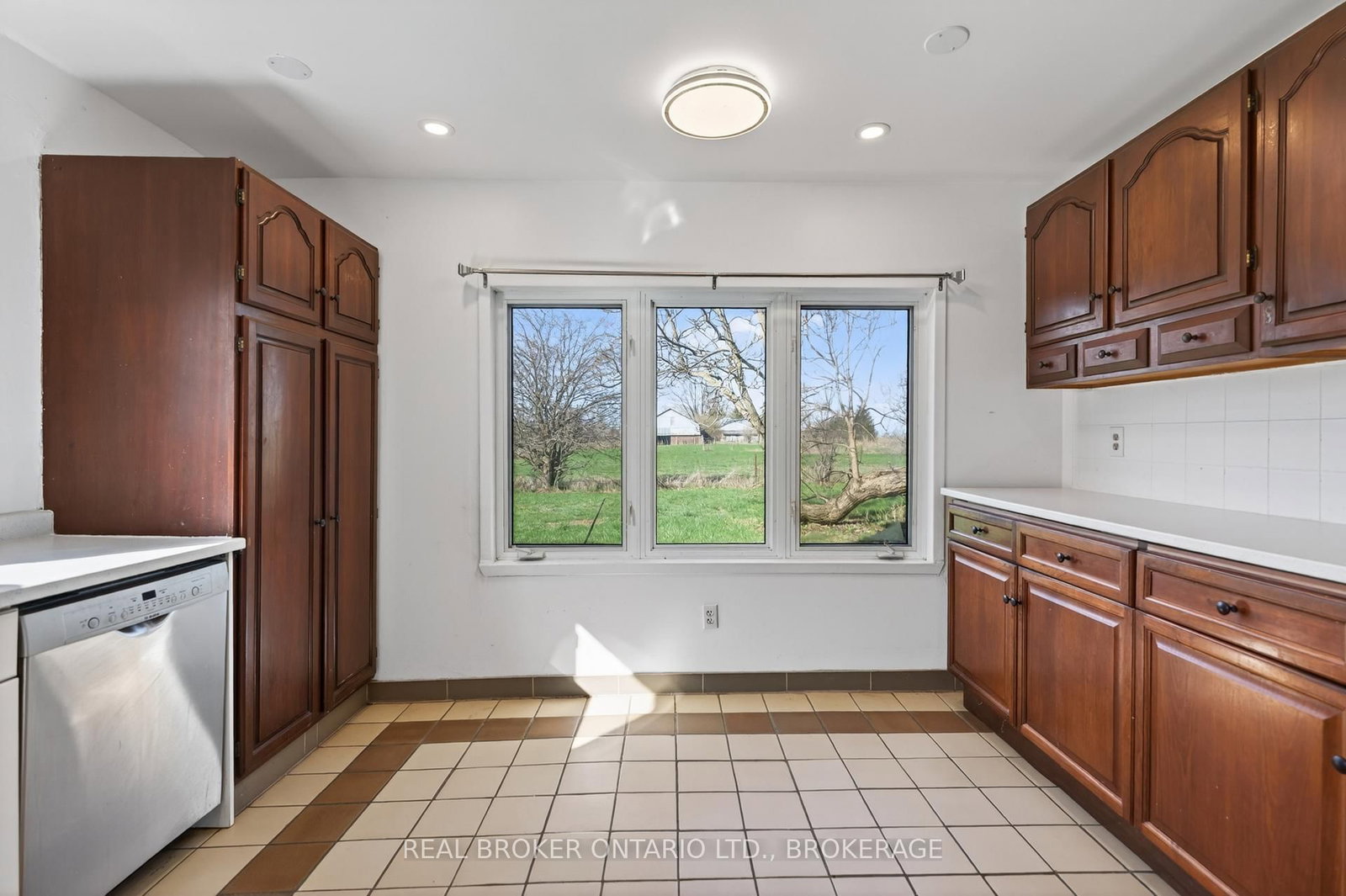 2268 Mcintyre Road • Bath, ON photo 17