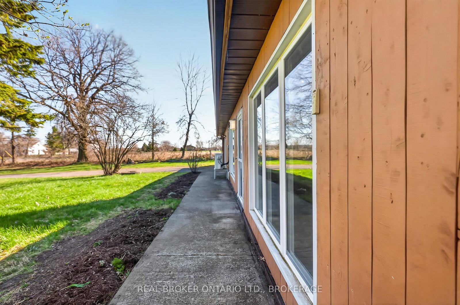 2268 Mcintyre Road • Bath, ON photo 5