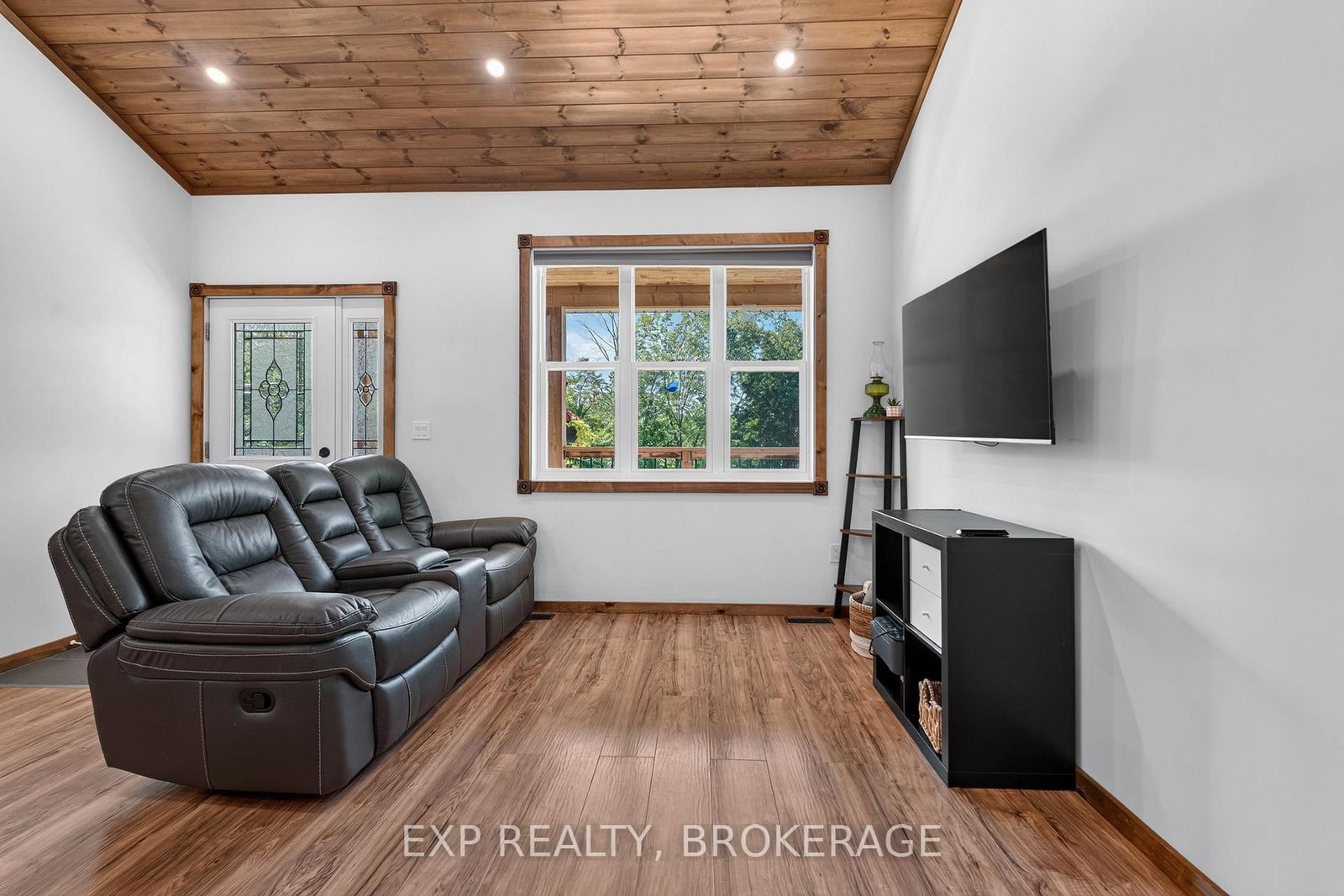 1020 HILL Road • Godfrey, ON photo 12