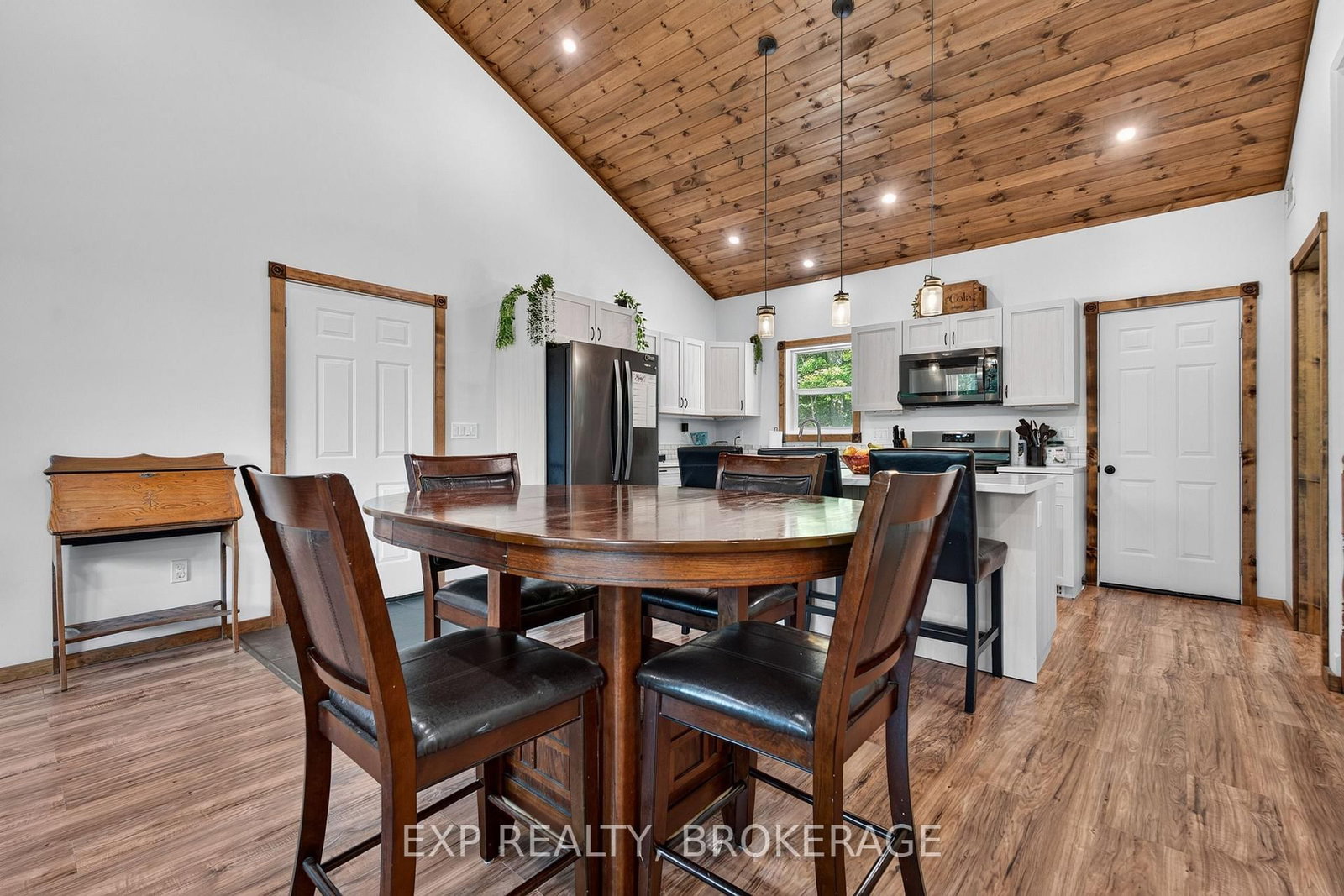 1020 HILL Road • Godfrey, ON photo 14