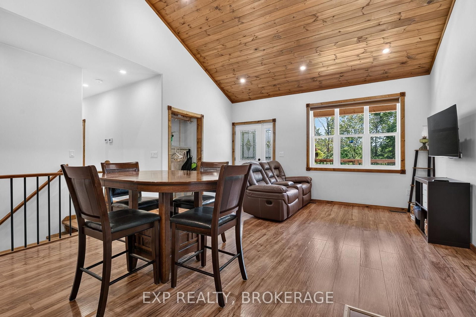 1020 HILL Road • Godfrey, ON photo 16