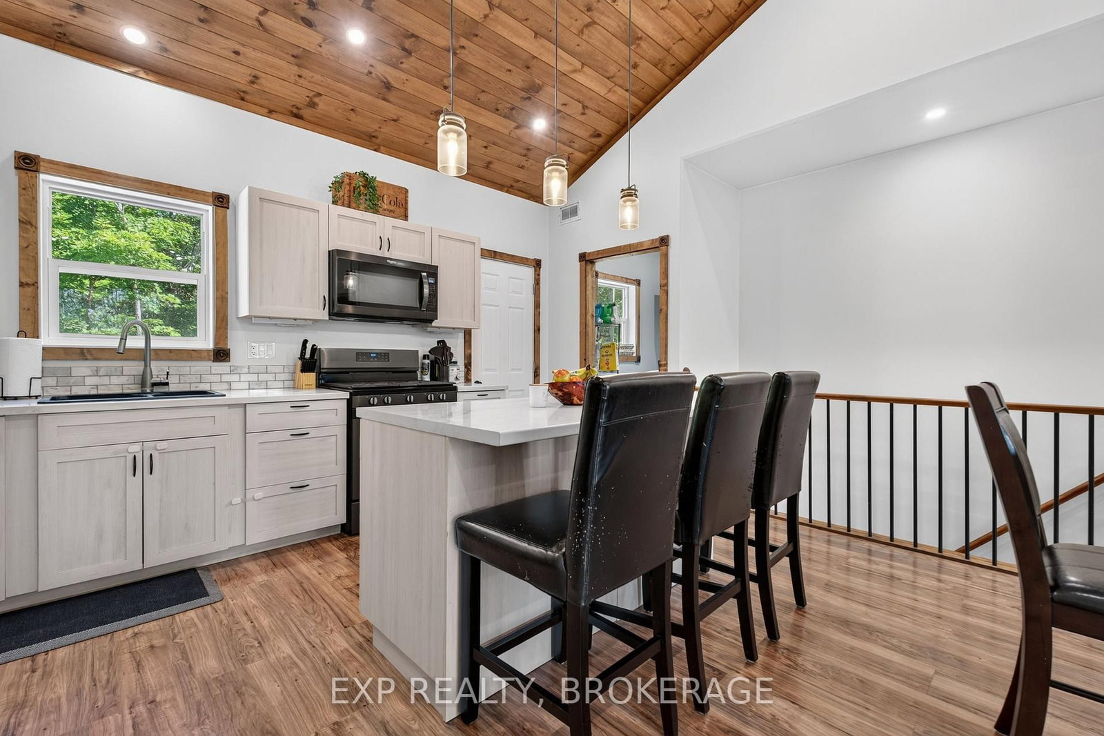 1020 HILL Road • Godfrey, ON photo 17