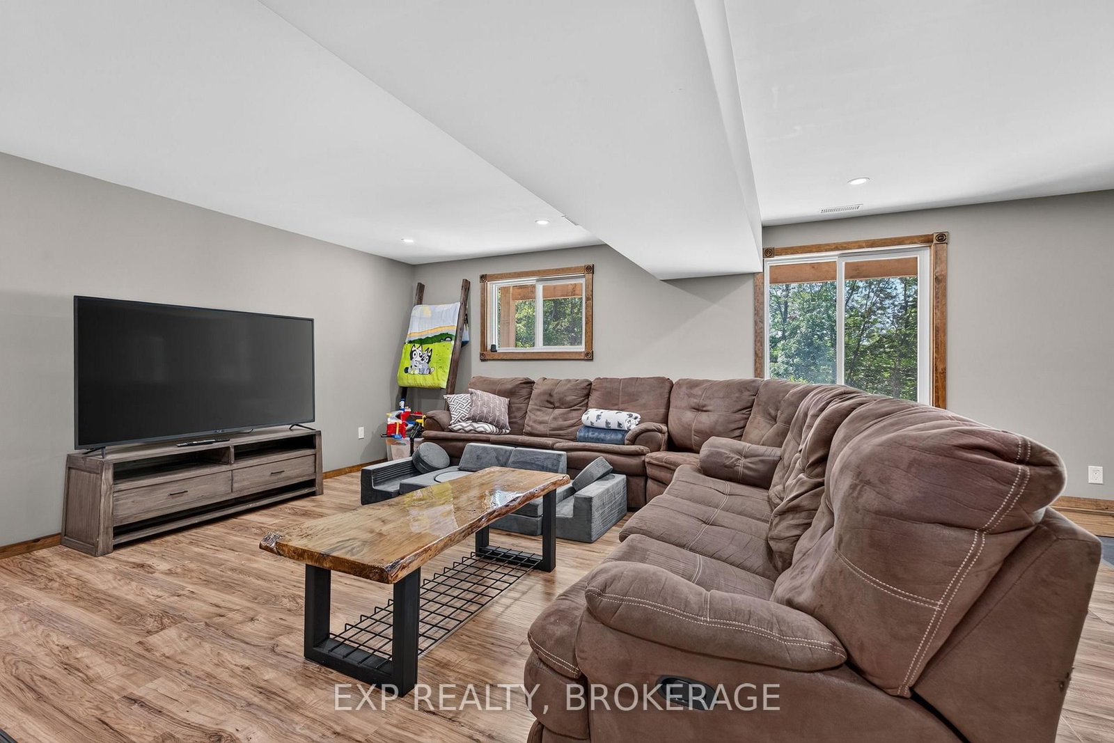 1020 HILL Road • Godfrey, ON photo 31