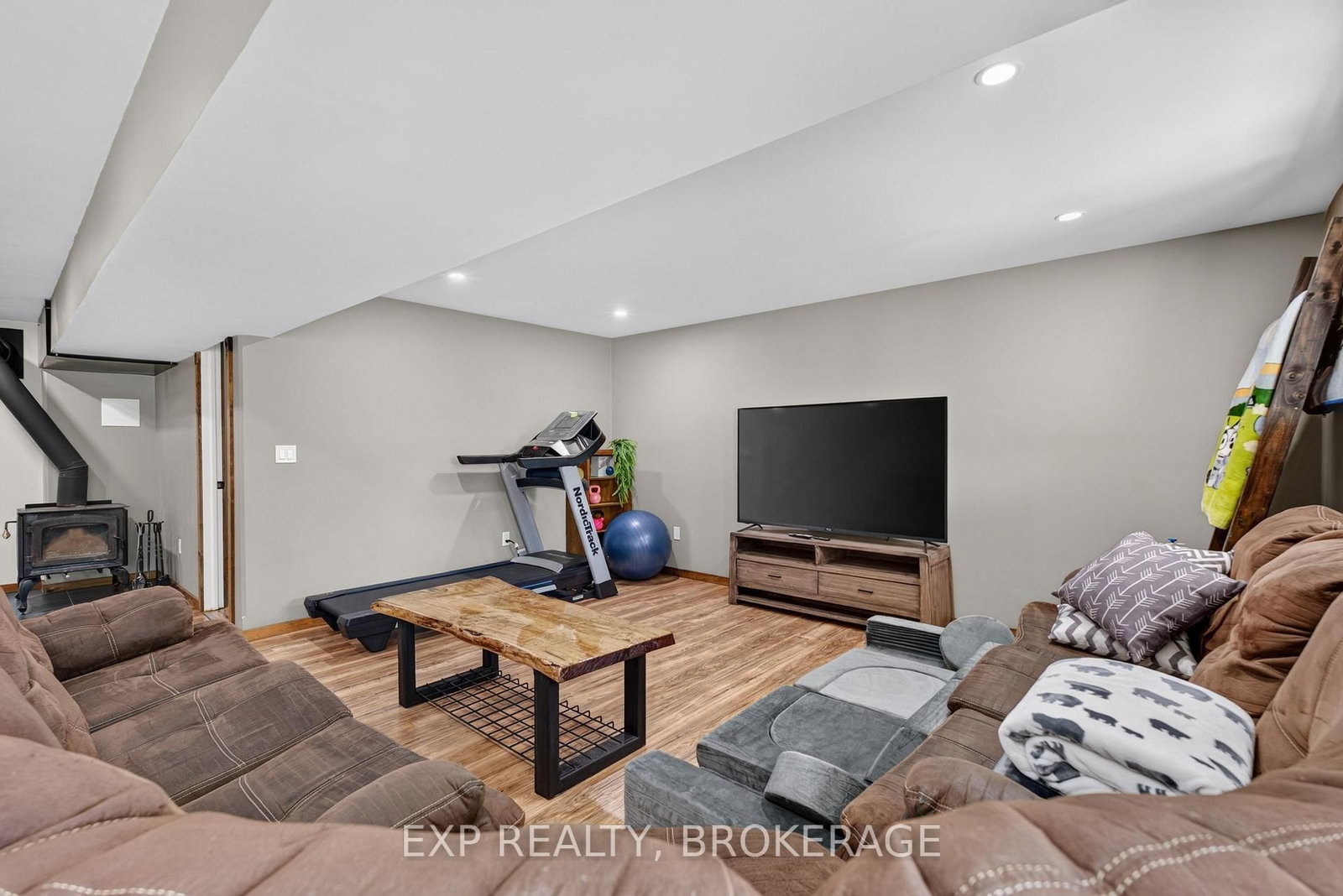 1020 HILL Road • Godfrey, ON photo 32
