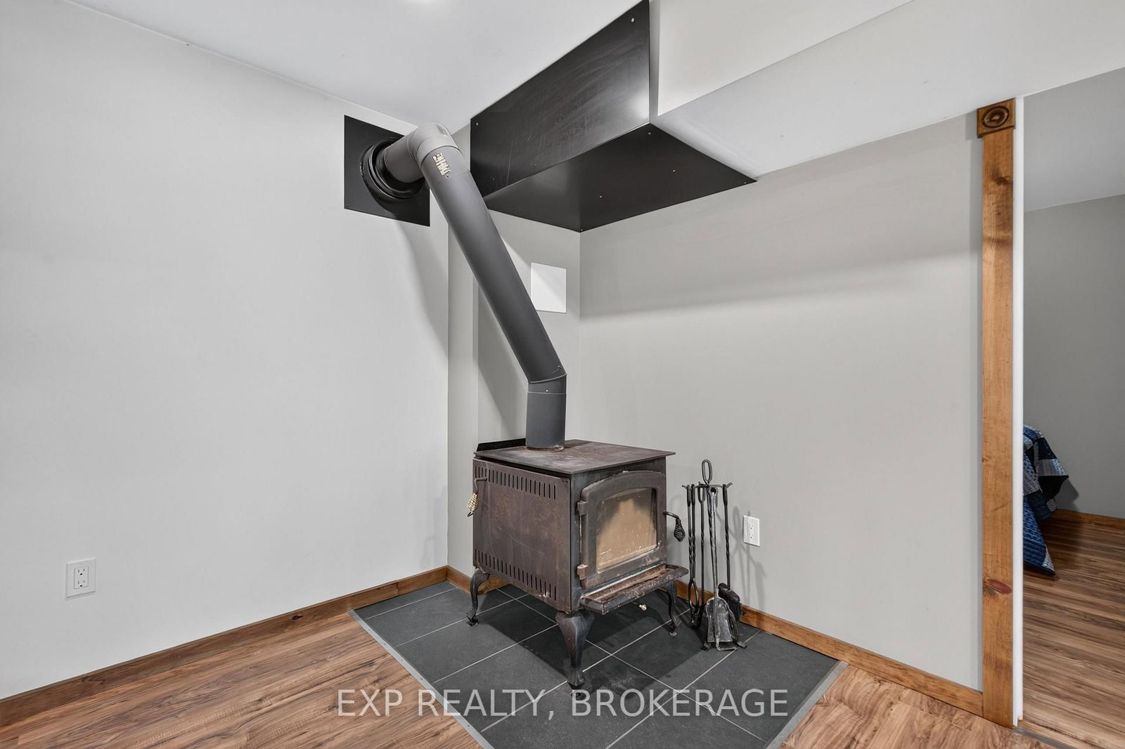 1020 HILL Road • Godfrey, ON photo 33