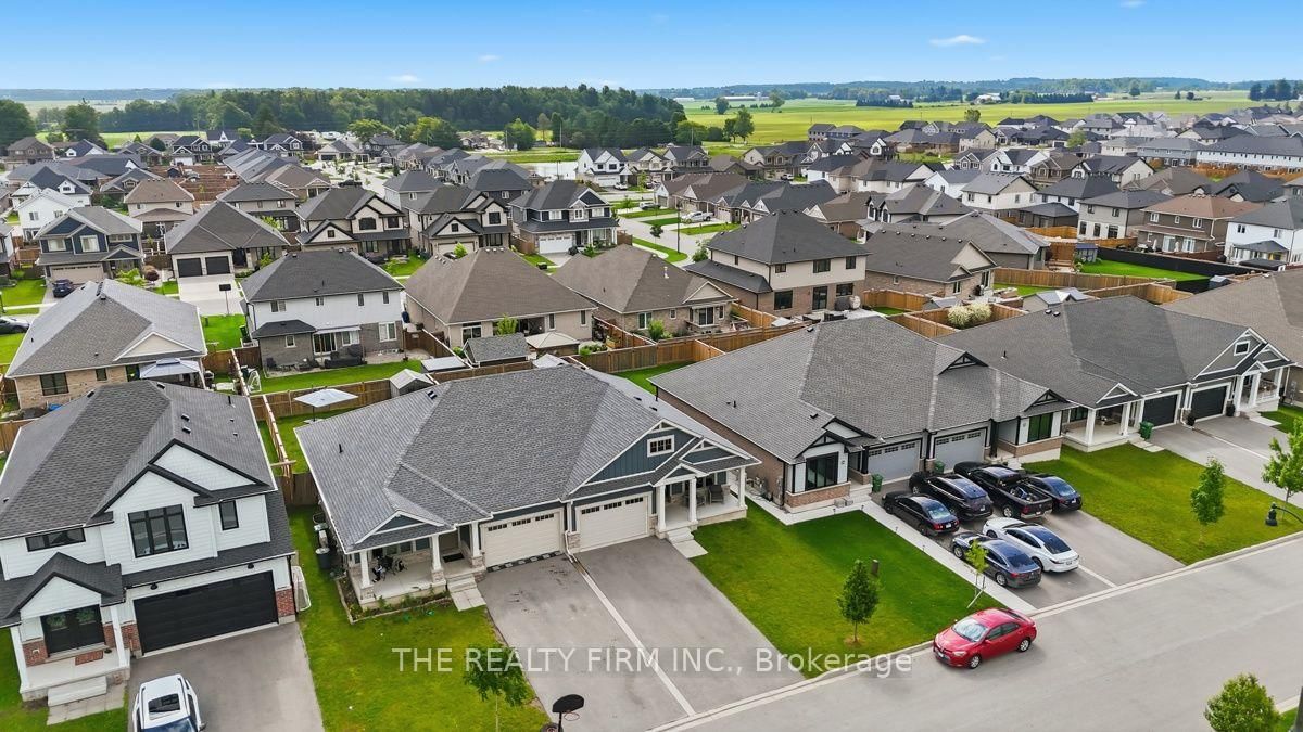 53 Ashberry Place • St. Thomas, ON photo 2