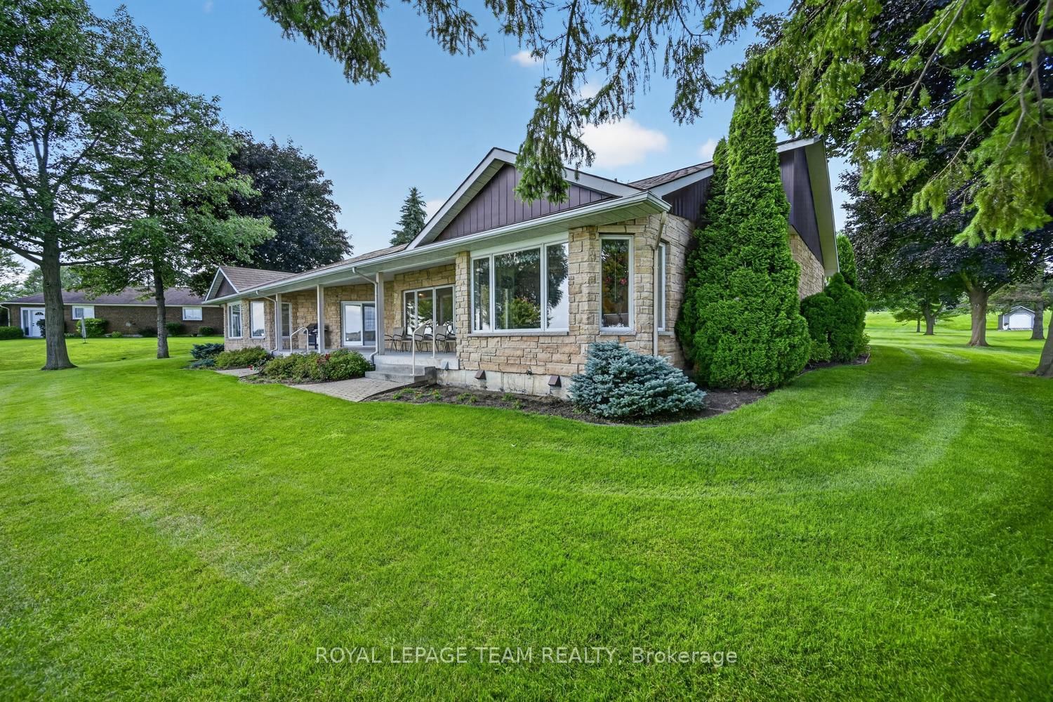 1363 County 2 Road • Augusta, ON photo 12