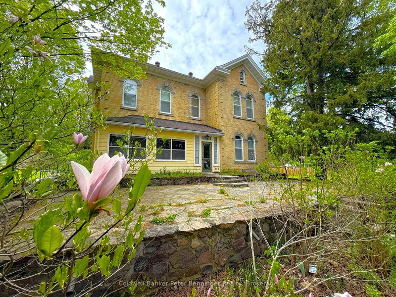 538 Queen Street N
