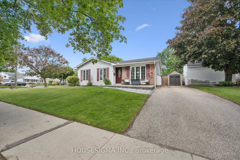 2 Keewatin Avenue