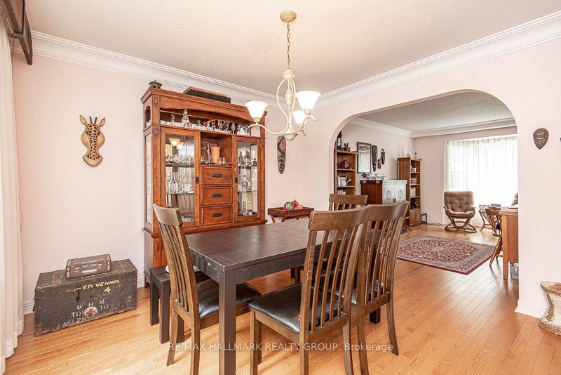 18 Hesse Cres photo 5