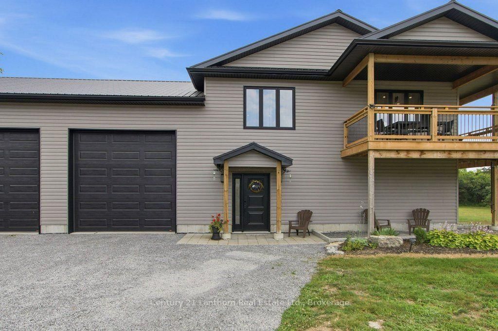 1467 County Road 19 • Prince Edward County, ON photo 9