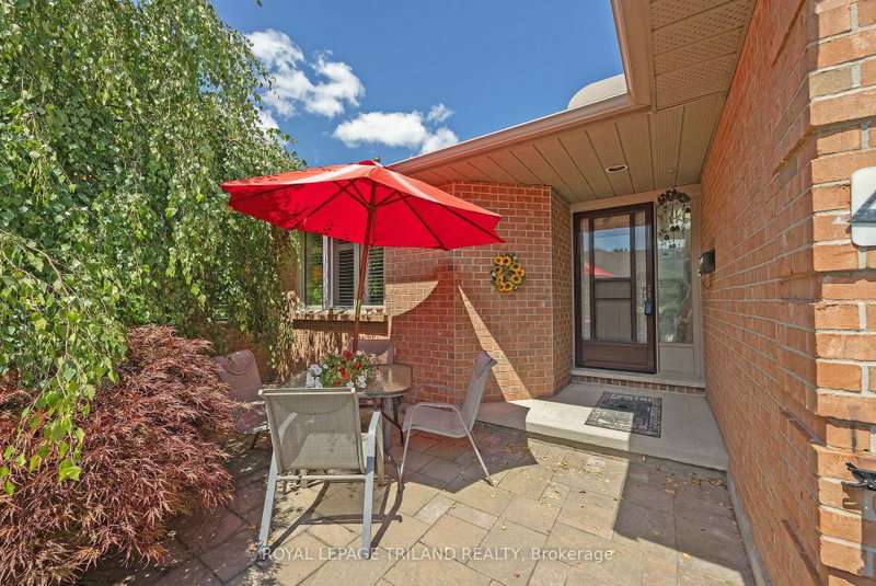 40 - 2 Cadeau Terrace