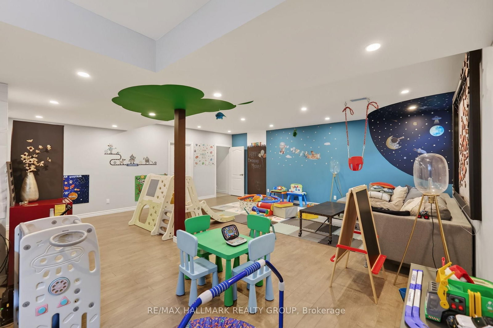 878 EXCURSION Way • Ottawa, ON photo 37