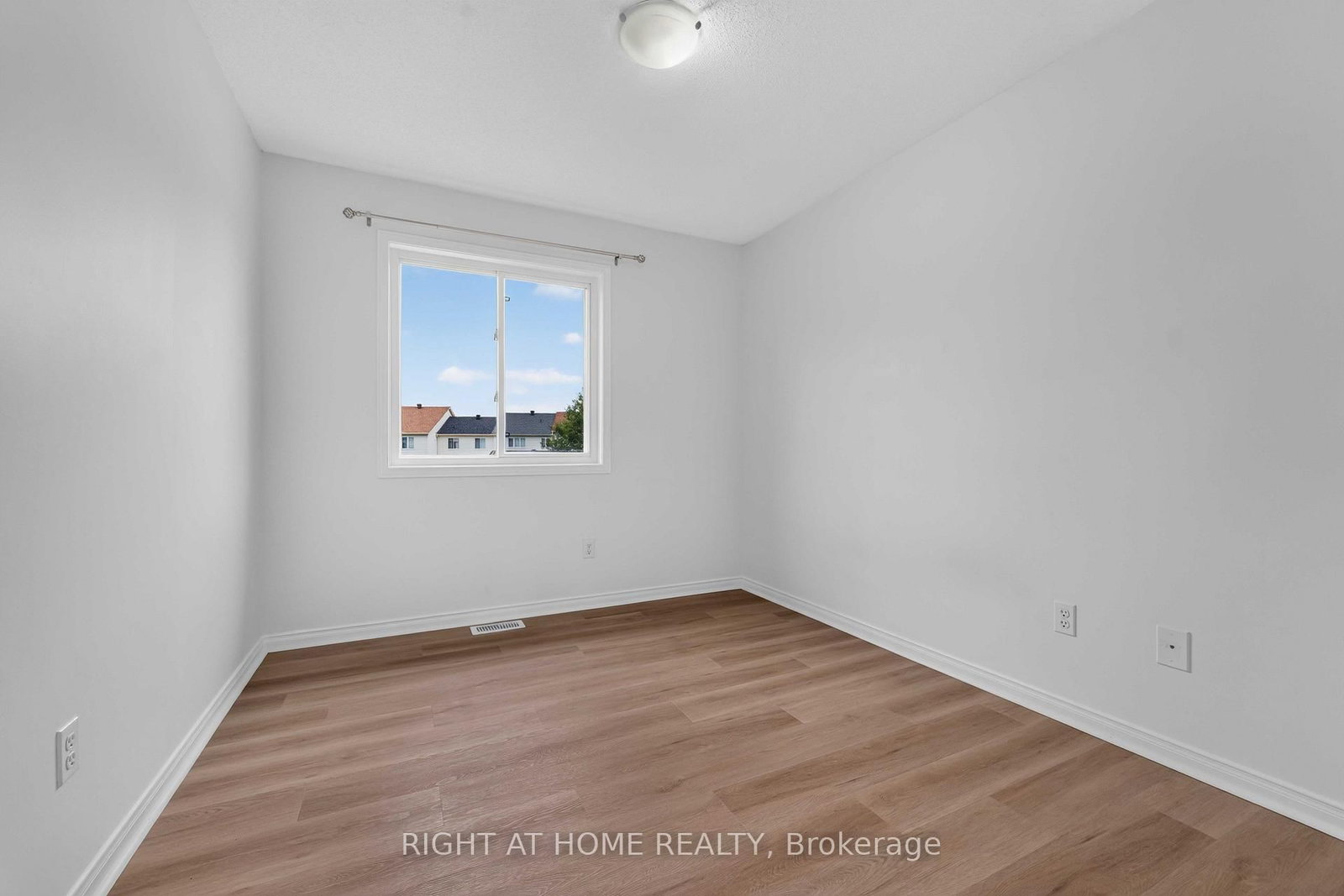 343 Amici Terrace • Ottawa, ON photo 19