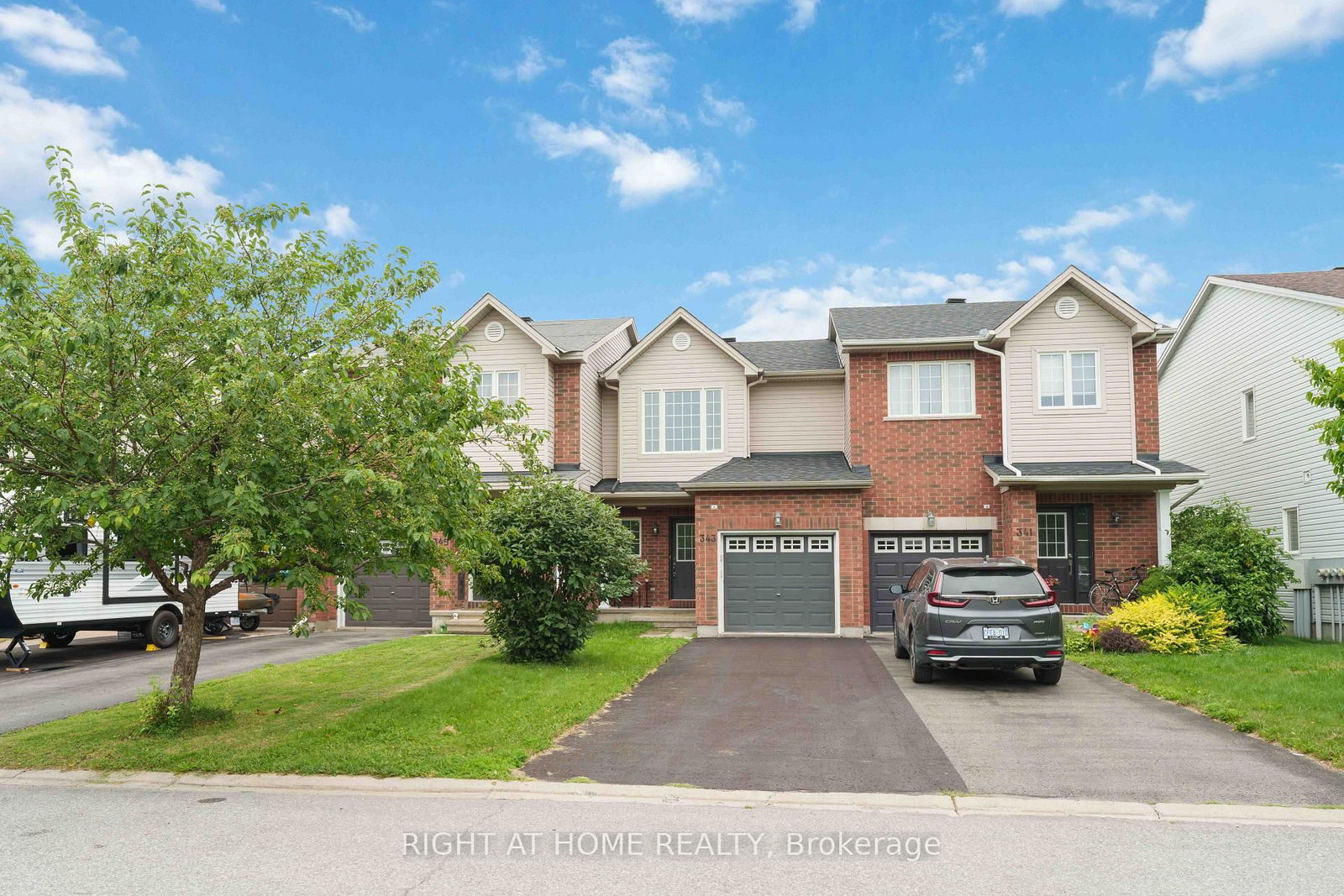 343 Amici Terrace • Ottawa, ON photo 2