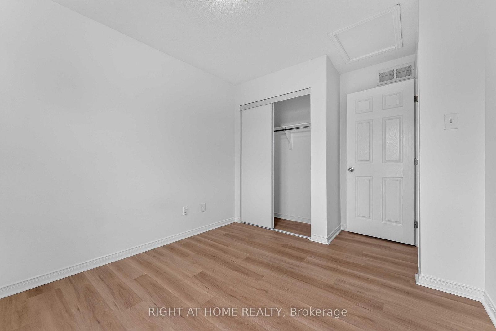 343 Amici Terrace • Ottawa, ON photo 20