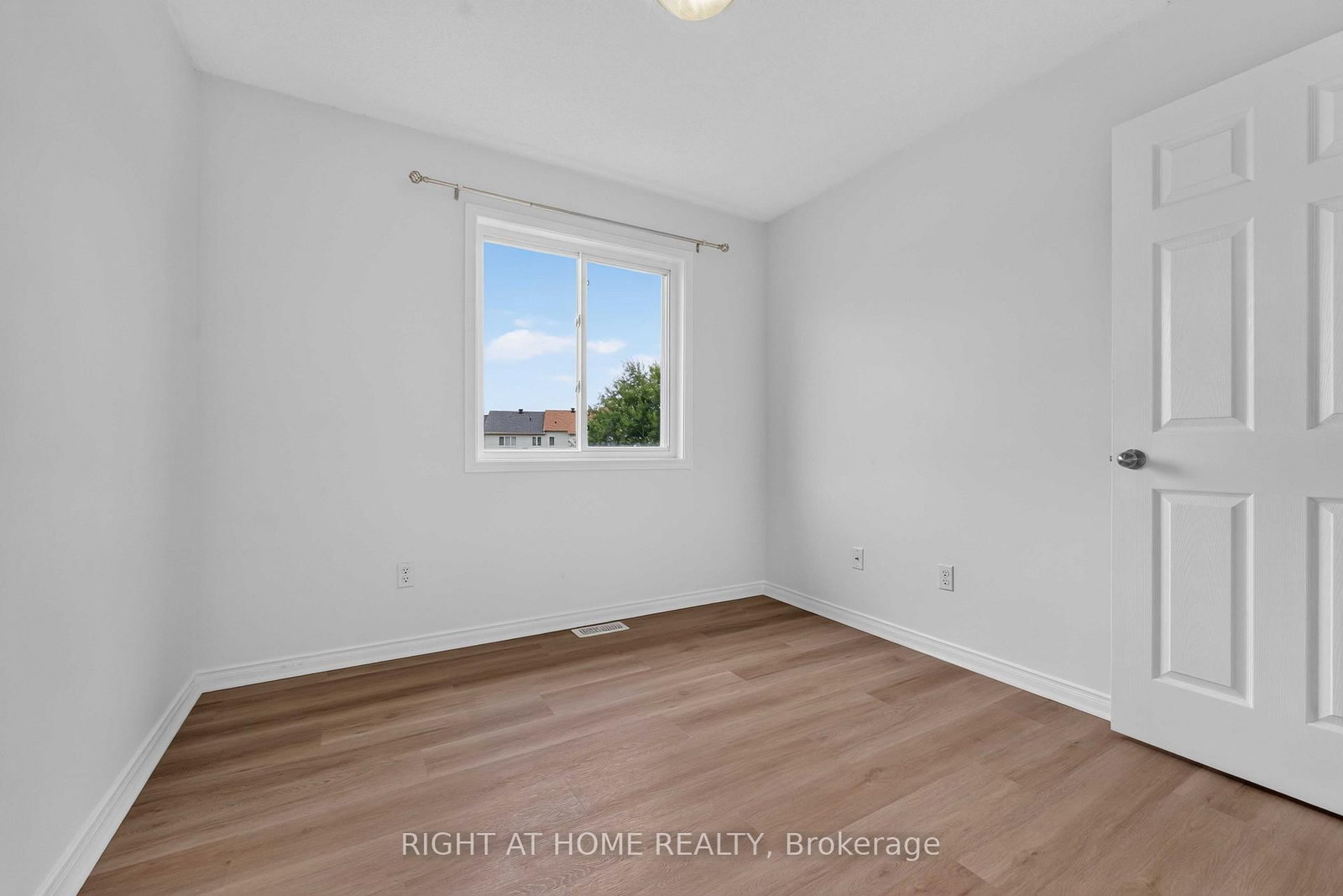 343 Amici Terrace • Ottawa, ON photo 23