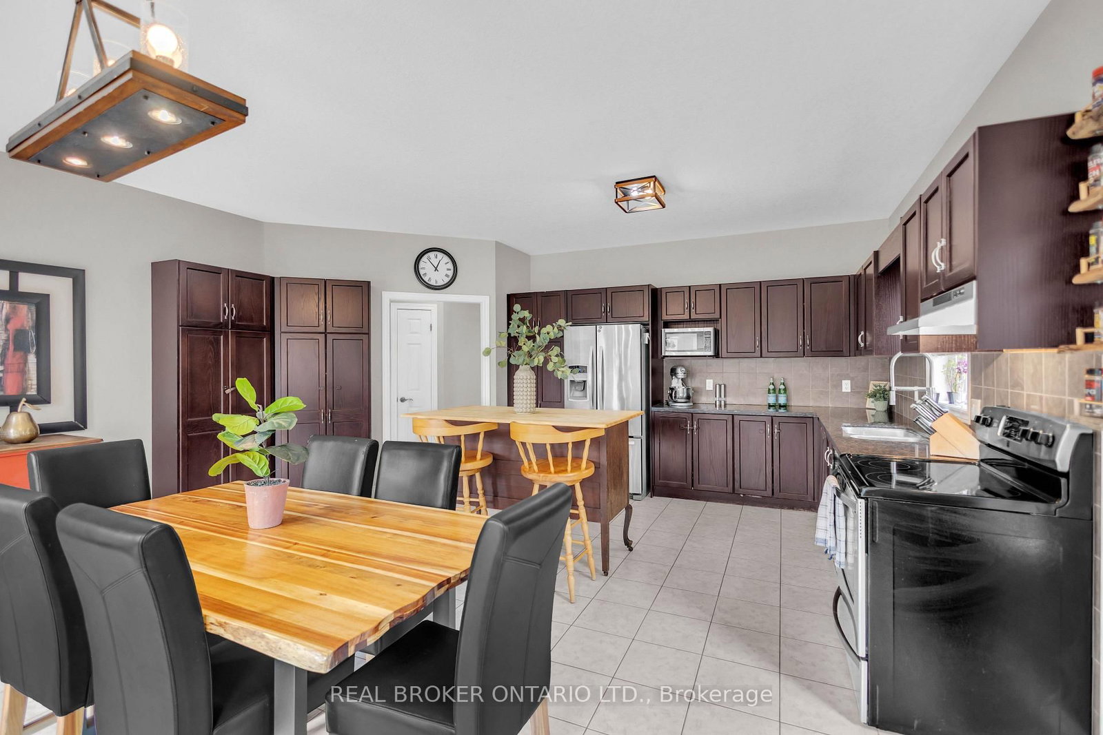 41 Harmer Crescent • Blandford-Blenheim, ON photo 13
