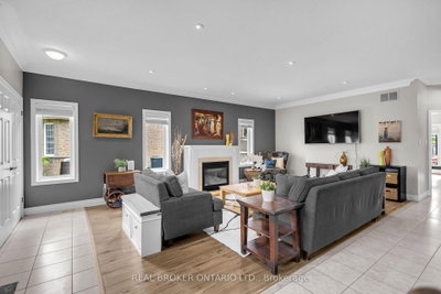 41 Harmer Crescent • Blandford-Blenheim, ON photo 4