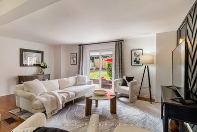 245 Elmira Road S • Guelph, ON photo 2