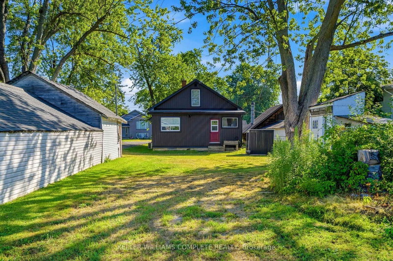 81 Edward Avenue W