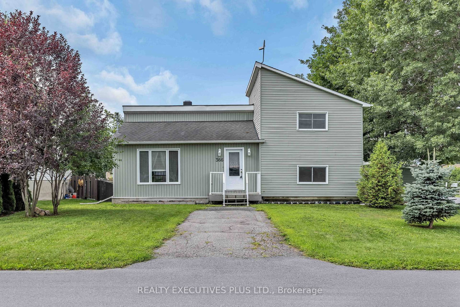 366 Charron Street • Clarence-Rockland, ON photo 3